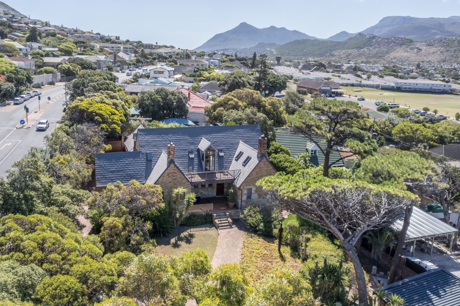 4 Bedroom Property for Sale in Fish Hoek Western Cape